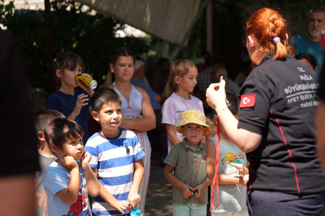 Muğla Büyükşehir’den Yangından Etkilenen Çocuklara Destek 5